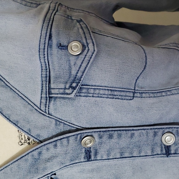 DG2, light wash denim jacket. - Picture 2 of 8